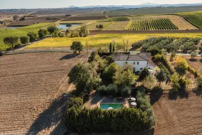 Independent villa with Wifi, private pool, A/C, close to Cortona!