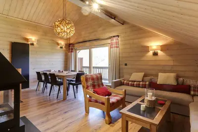 Image de Magnifique appartement rénové 5 pièces à Méribel, proche pistes\/commerces, avec balcon et parking