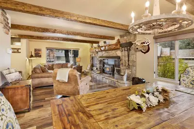 Image de Eagle Point Lodge at Big Bear- Hot Tub- Games- Walk to Lake