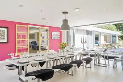 Image de The Most Amazing House In Cheltenham \/ Cotswolds Ideal For Parties & Families