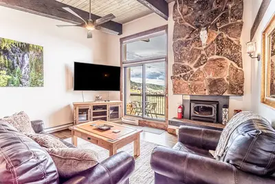 Image de Mountain-Modern Ski-In/Ski-Out Retreat!