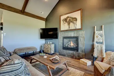 Image de Cozy Mountain Escape Home with Amazing Views! Pool-Hot tub
