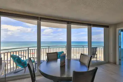 Image de Peck Plaza Direct Oceanfront Condo - 2/2