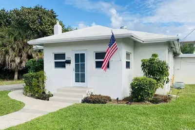 Image de Historic Captain Kenny's House - Scuba, Family Friendly, Marina & Dining