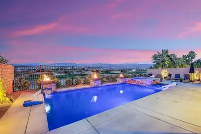 Image de Birdseye View/5br/3ba/Pool/Game Room