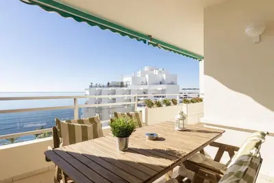 Image de Bright Apartment with Front Sea Views