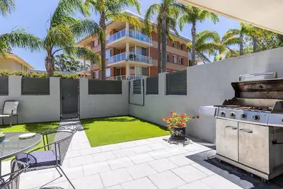Image de Kristie Court 2 7 Weatherly Cl close to the beach with WiFi