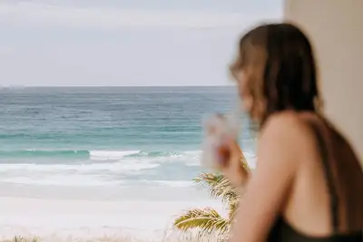 Image de Surfside Summary:<br>A b