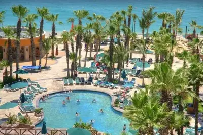 Beachfront Luxury from Christmas to New Year