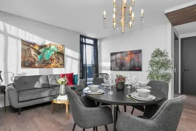Image de Fabulous Penthouse Two bedroom Apartment - A