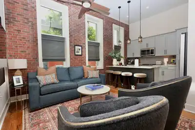 Image de ⁂ Lux Condo in Downtown Area ⁂