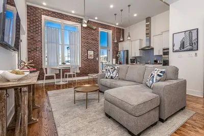 Image de ⋆Modern  Old City Loft w/ View of Sunsphere⋆