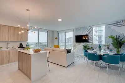 Image de As717 Design District, Luxury Bayview