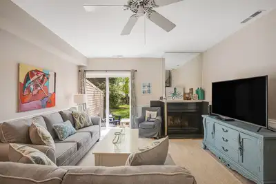 Image de Sea Pines Village Beach House with Fast WiFi, Full Kitchen, A/C, & a Shared Pool