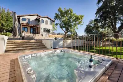 Image de Private Wine Country Retreat - Modern Luxury Estate