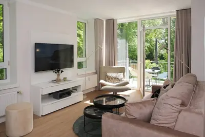 Image de Stylish vacation apartment in a prime location with a great balcony overlooking the Baltic Sea beach