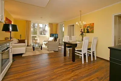Image de Stylish apartment with a great, sunny balcony and direct access to the beach -