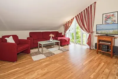 Image de Cozy, charming top floor vacation apartment in an excellent beach location -