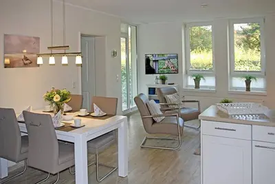 Image de Stylish vacation apartment with a great park terrace in an excellent beach location