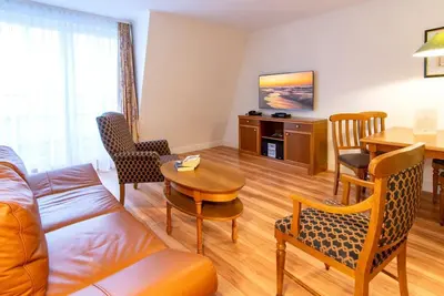 Image de Top floor apartment with sunny balcony and great view of Lake Schloon -