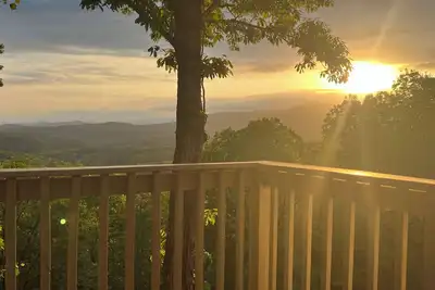 Image de Incredible views, 6br, game room, fire pit, bunk room, great location! !