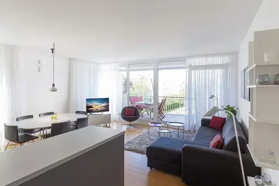 Image de Stylish, beachfront apartment with underfloor heating, whirlpool bath and balcony - DünenResort Binz