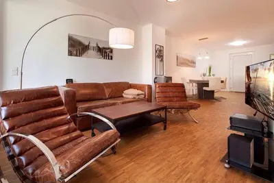 Image de Stylish apartment with large balcony and wood-burning stove - only 150 m to the beach! -