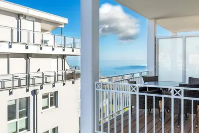 Image de High-quality vacation apartment on the Baltic Sea with balcony and side sea view - Apartment complex