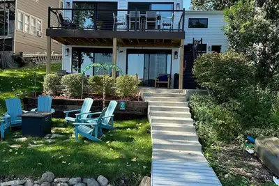 Image de Lake House On the Water! Unbelievable Views! Hot tub! Kayaks! Newly Renovated!