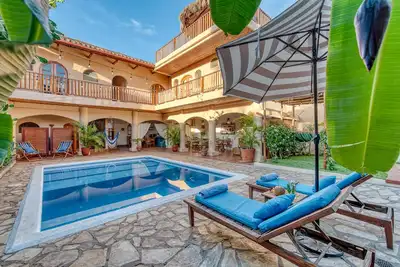 Image de Paradise in City center🌿 -Deluxe Room-\"Leon\" w gourmet breakfast