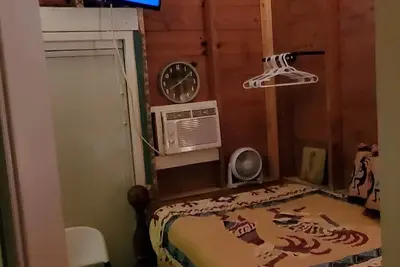 Image de Cozy Studio Hideaway Has Fast Wi-fi Tv Garage Patio