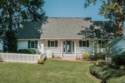 Image de Charming Rappahannock Waterfront Cottage Pool, Fireplace, Kayaks
