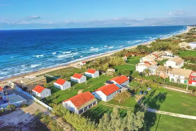 Image de Beachside Bungalow 8 Acharavi Corfu