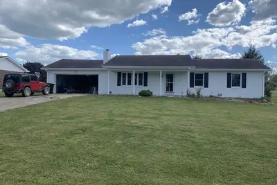 Image de Centrally located house at Pond Meadow Place
