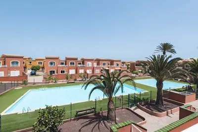 Semi-detached house with communal pool and close to the beaches of Corralejo