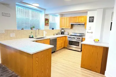 Image de New 2 Bedroom Suite Fairfield Heritage Manor, Free Parking