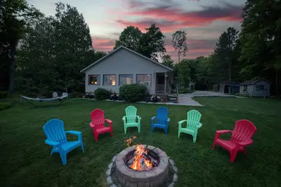 Image de Round Lake Retreat: All Season Up Recreation