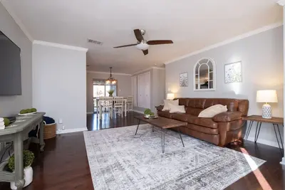Image de Newly remodeled house close to Hwy and restaurants