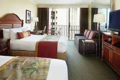 Image de Tropical Dream Right on Waikiki Beach! Pool, Spa, Minutes to Diamond Head