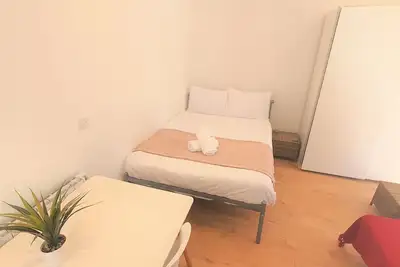 Image de Sunny Studio with Garden Near Beach & Town