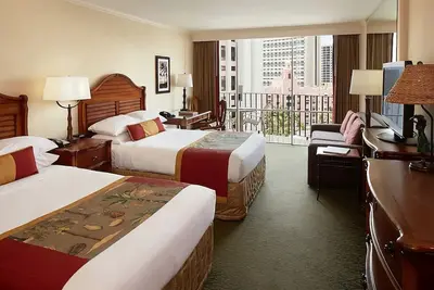 Enviable Honolulu Address! Beachfront, Spa, Pool, 3 Restaurants, Steps to Sand!