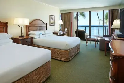 Image de Great Escape! Beachfront Property, Spa, Pool, Near Kapiolani Park, Diamond Head
