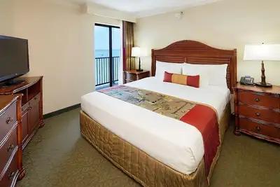 Perfect Event Location! 3 Awesome Units, Beachfront, Event Space, 3 Restaurants