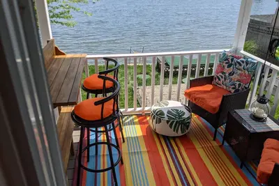 Image de Year-round Newly Renovated Waterfront Cottage on Blue Bill Cove. Fall Specials!