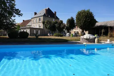Image de Gîte, piscine, sauna.