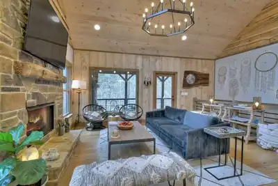 Image de Buddha Blue Ridge Dreamcatcher ~ 2Bd 2Bth Brand New Custom Cabin 2 miles to town