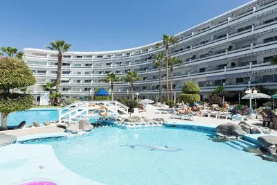 Image de Club Atlantis 1 Bedroom Apartment. Communal Heated Pool.
