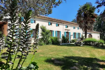 Image de Gites Champfort. Renovated old Charente farmhouse with heated pool