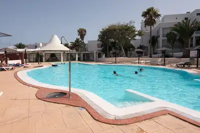Image de Newly renovated penthouse in a complex with pool on the seafront