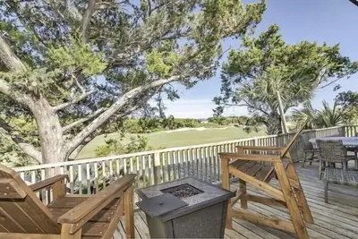 Image de New Listing! ! 5 bedroom family home with Golf & Lagoon View. 5 Star Reviews